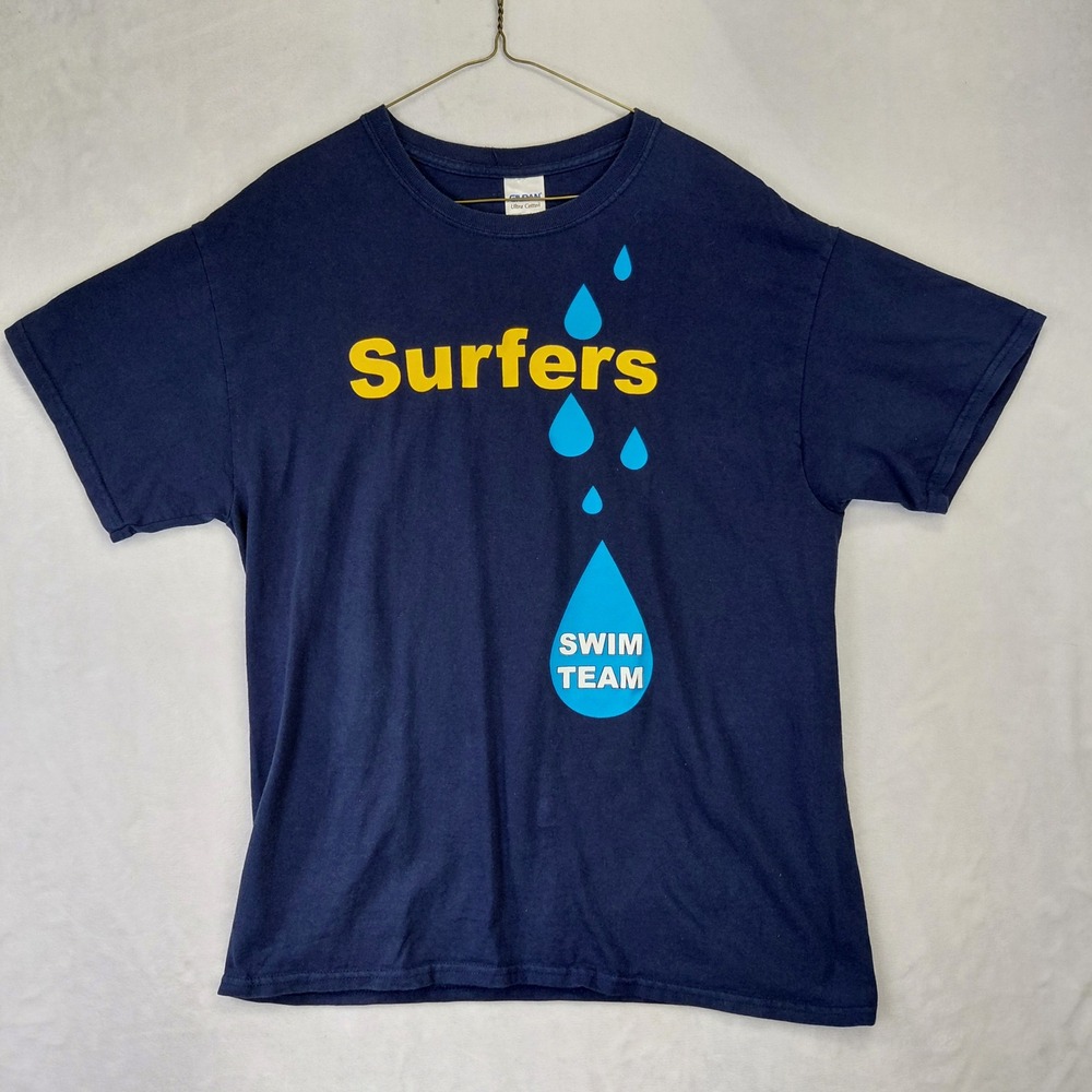 Gildan Surfers Swim Team Graphic T-Shirt Mens Large Navy Blue Short Sleeve Tee